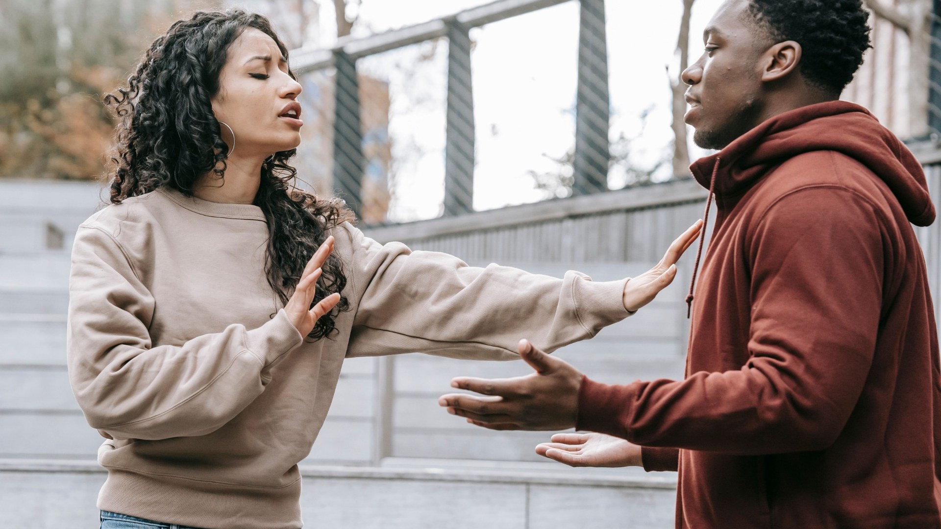 Couple discussing a difficult conversation